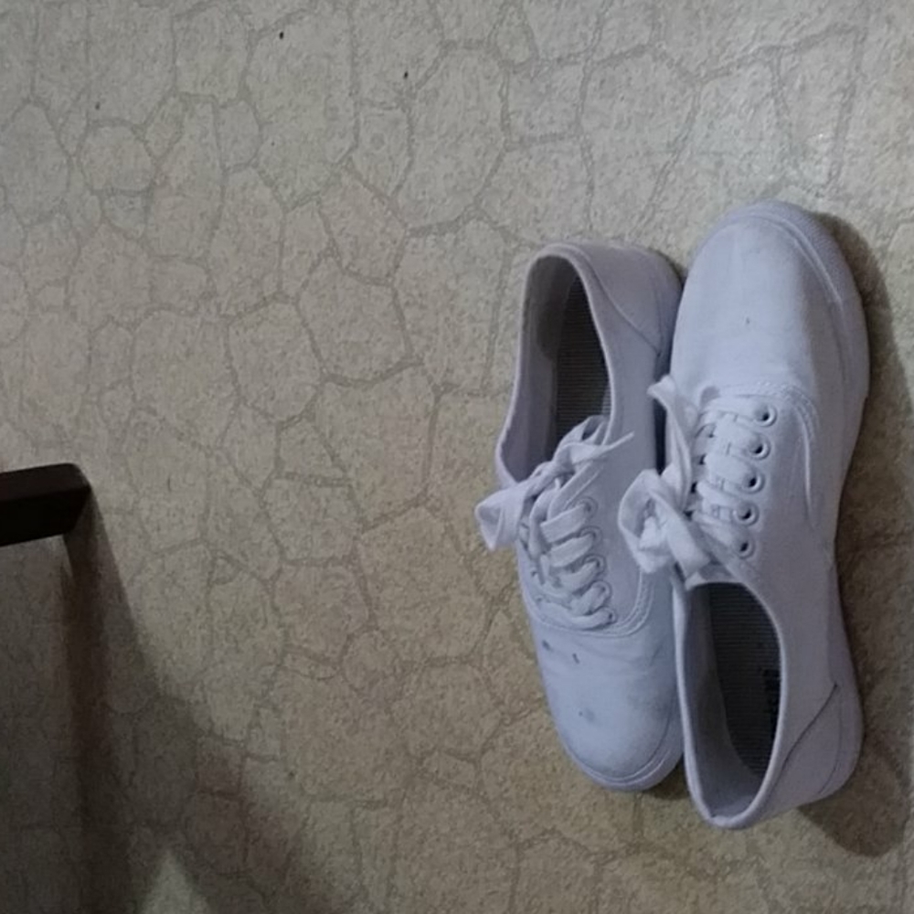 Shoes - Picture 2 of 4